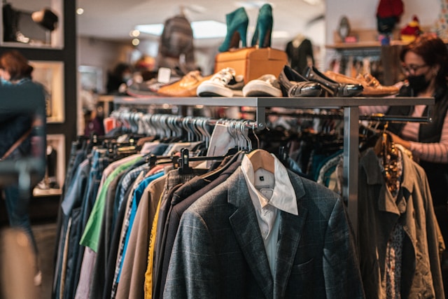 A photo of clothes}}