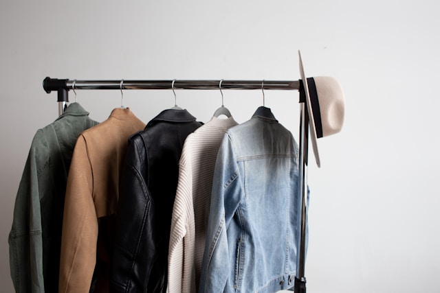 A photo of clothes}}