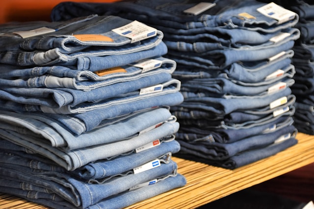 A photo of clothes}}