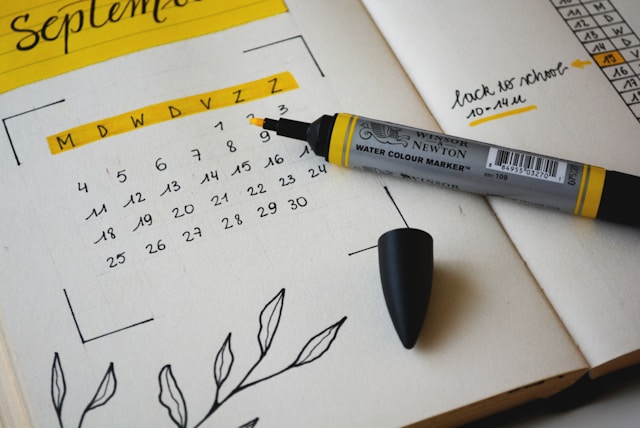 A photo of days and months vocabulary in French