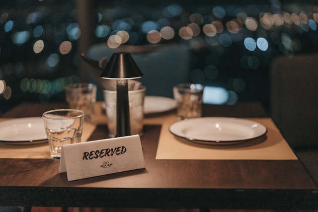 A photo of restaurant}}