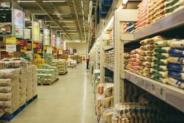A photo of shopping}}