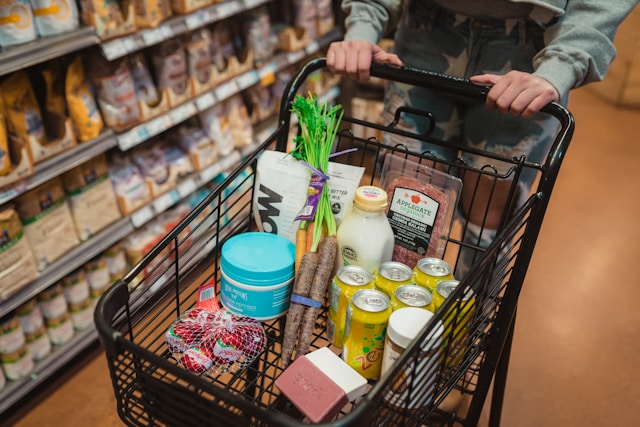 A photo of shopping}}