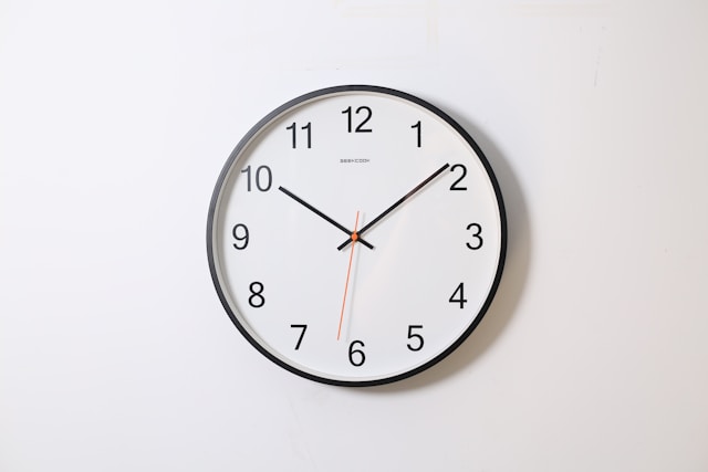 A photo of time}}