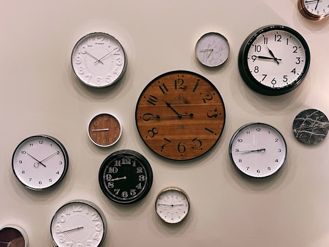 A photo of time}}