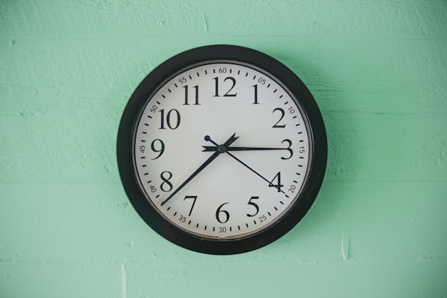 A photo of time}}